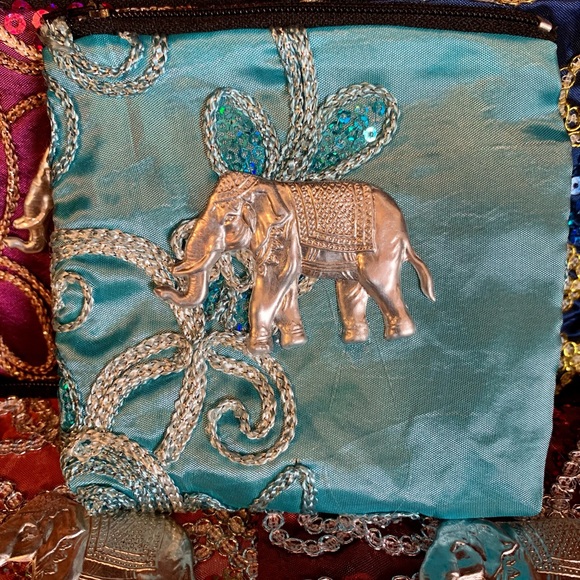 Small Embroidered Sequin Zipped Elephant Pouch (Several Colors Available) - Picture 8 of 11